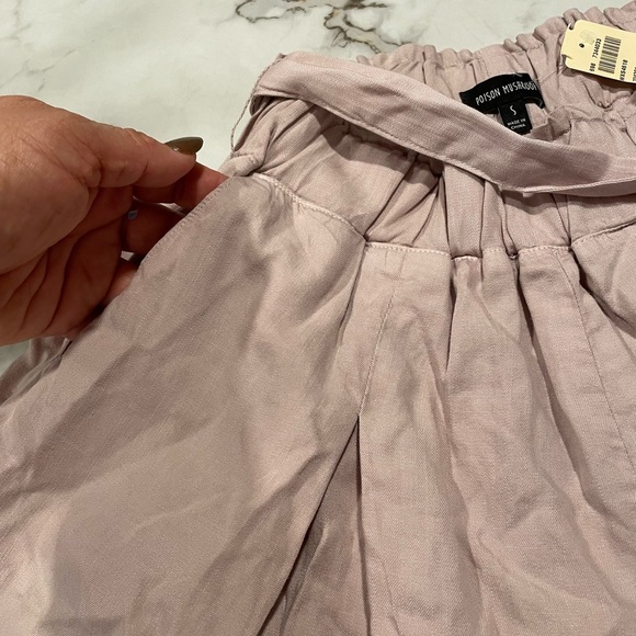 POISON MUSHROOM Short/Skirt with Waist Tie SZ/Small color Cream. - Picture 4 of 7